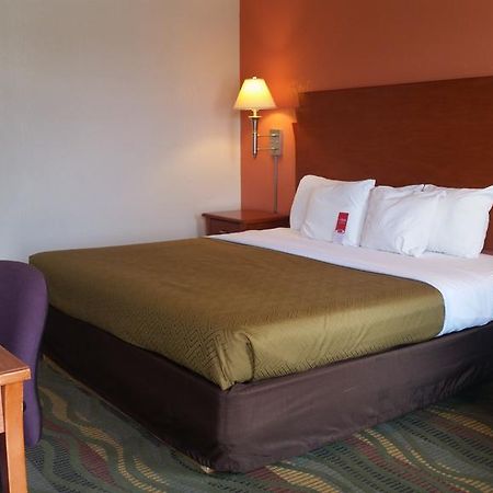 Econo Lodge Mcpherson מראה חיצוני תמונה