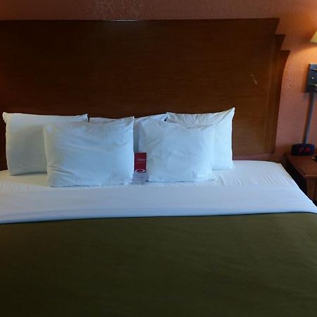 Econo Lodge Mcpherson מראה חיצוני תמונה