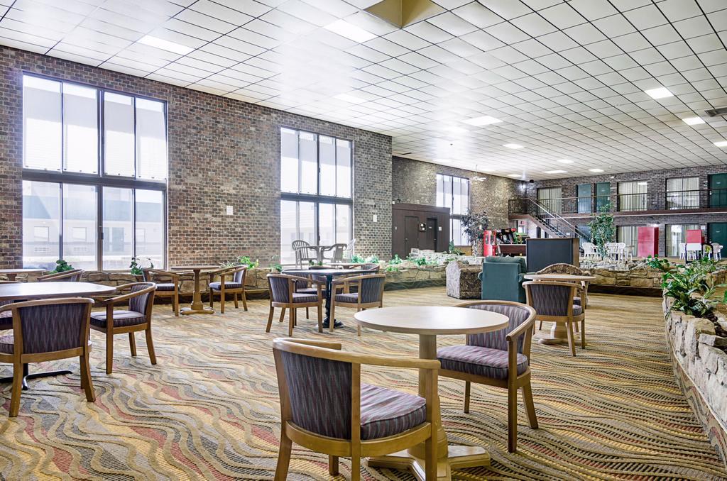 Econo Lodge Mcpherson מראה חיצוני תמונה