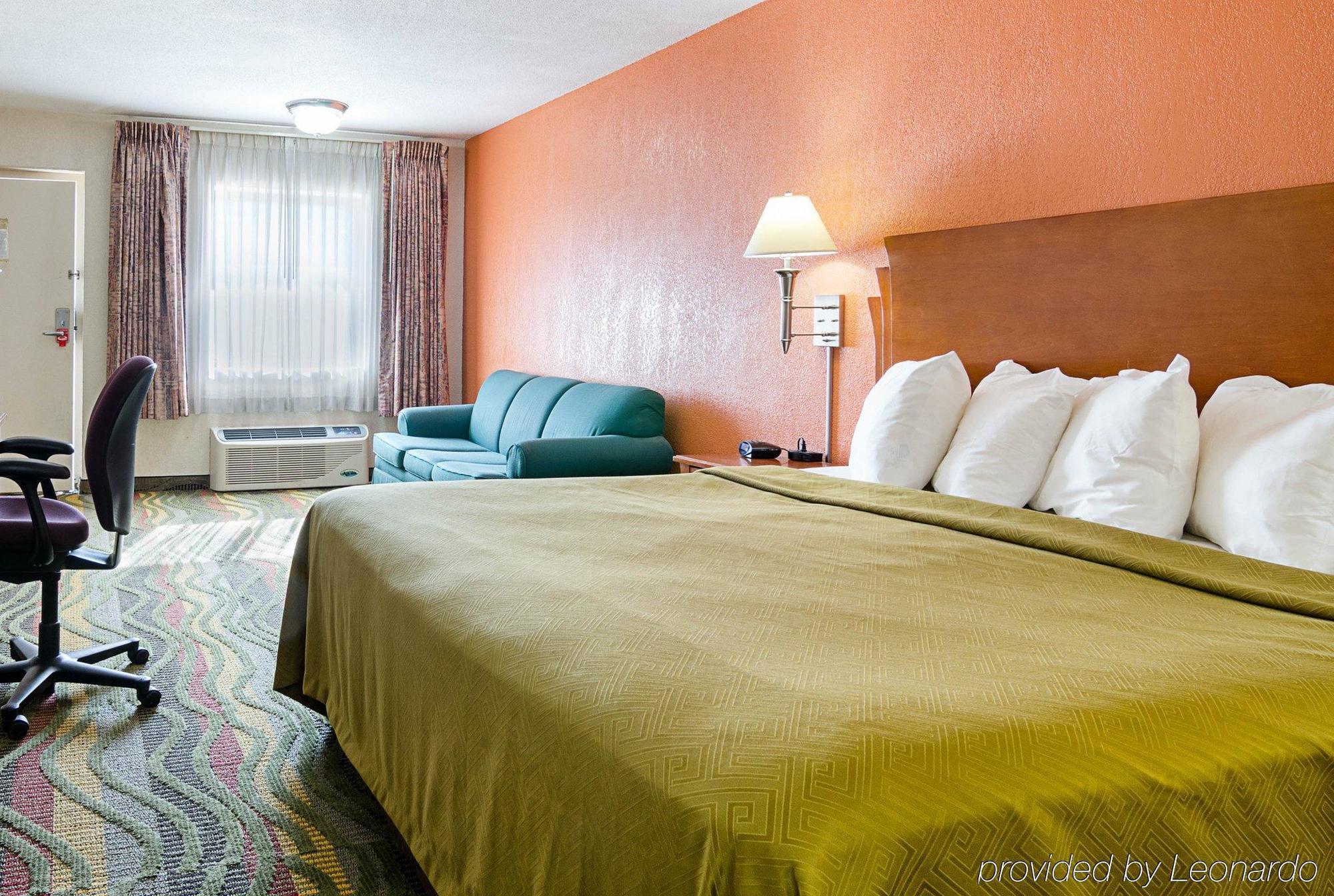 Econo Lodge Mcpherson מראה חיצוני תמונה