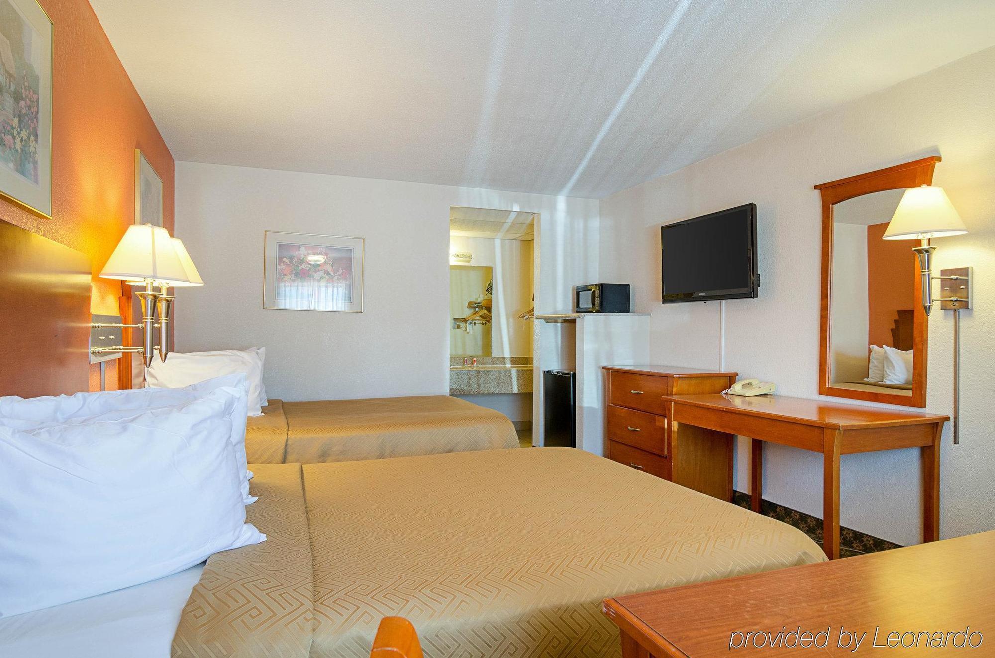 Econo Lodge Mcpherson מראה חיצוני תמונה