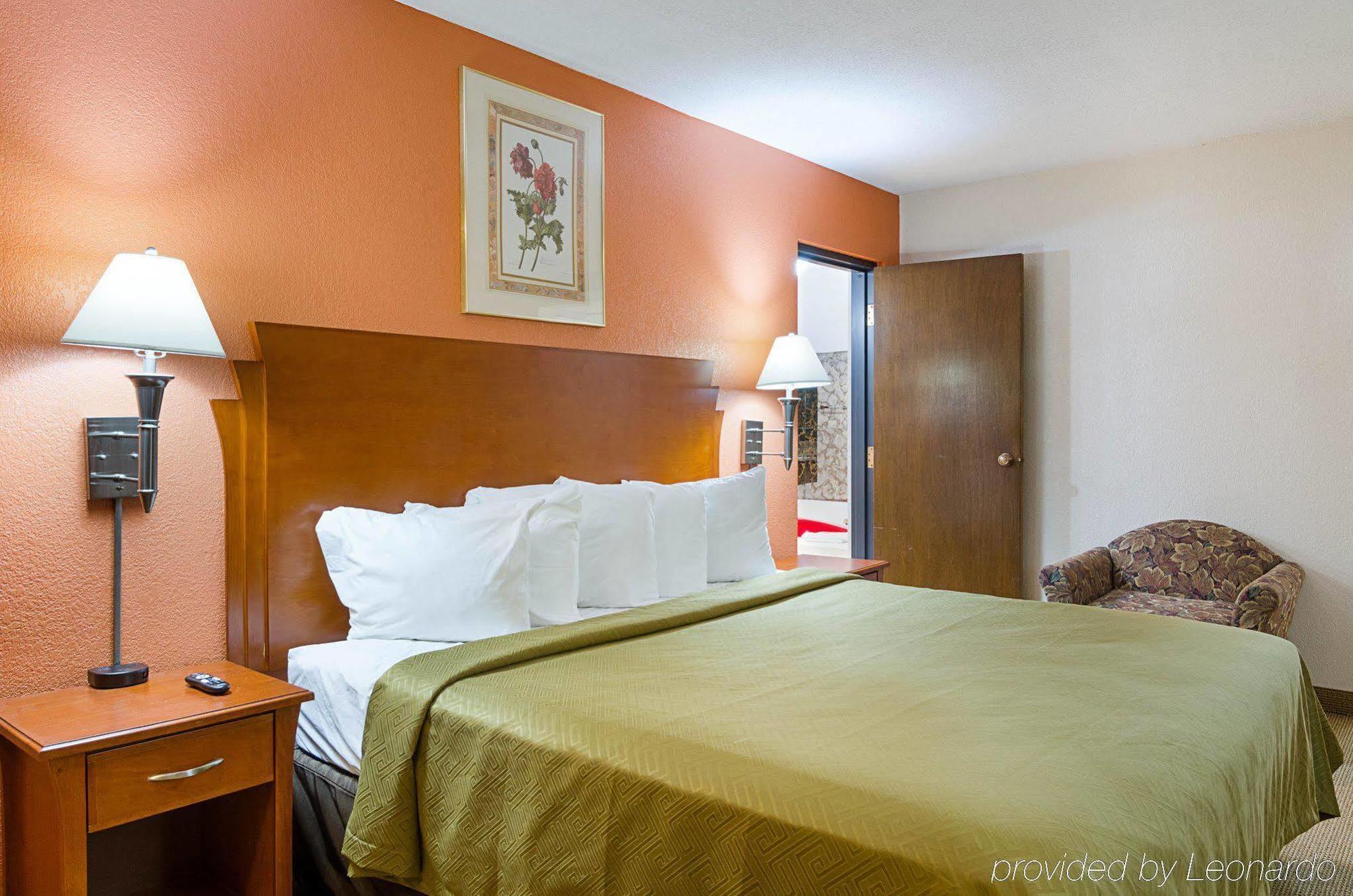 Econo Lodge Mcpherson מראה חיצוני תמונה