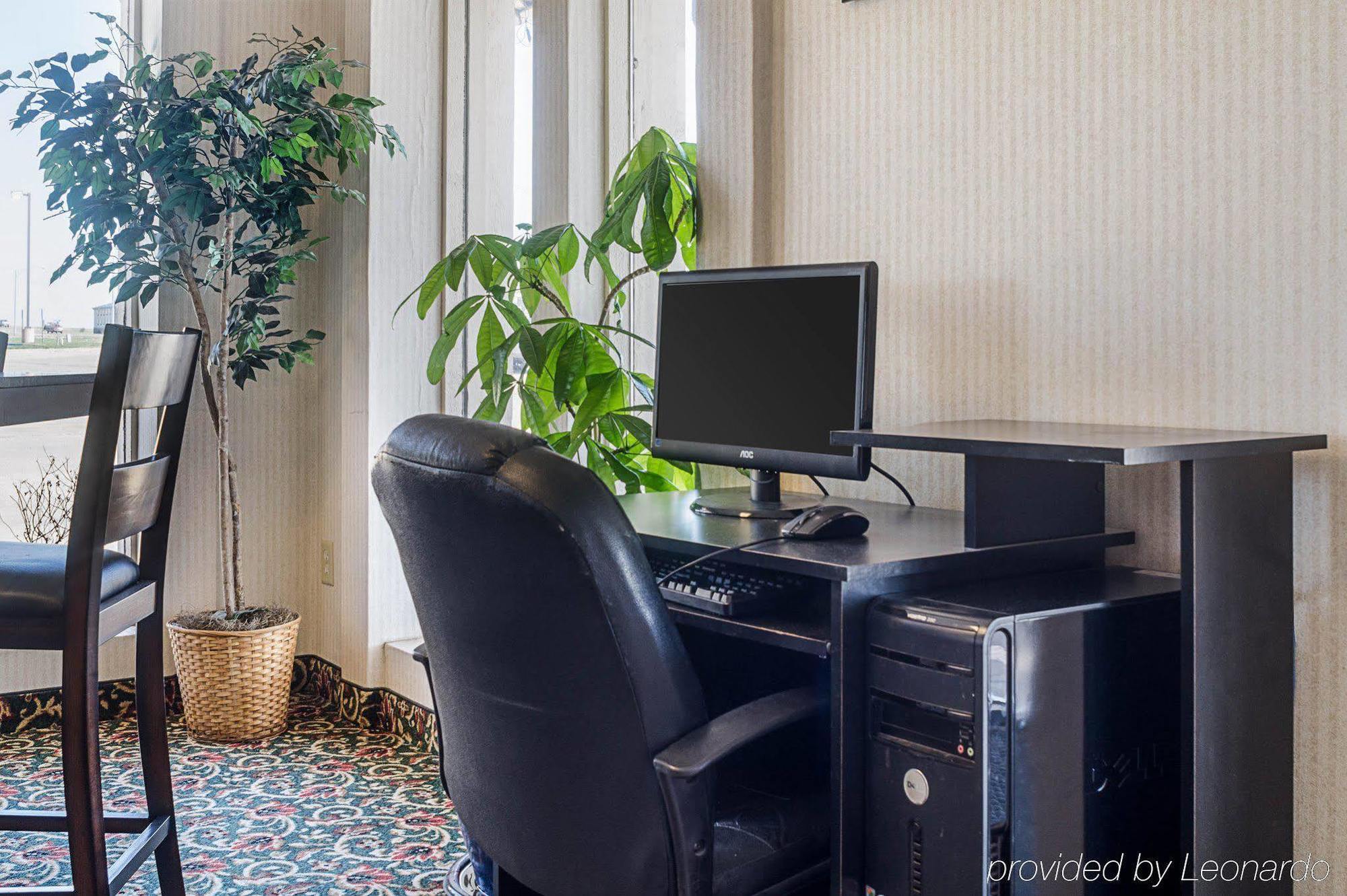 Econo Lodge Mcpherson מראה חיצוני תמונה