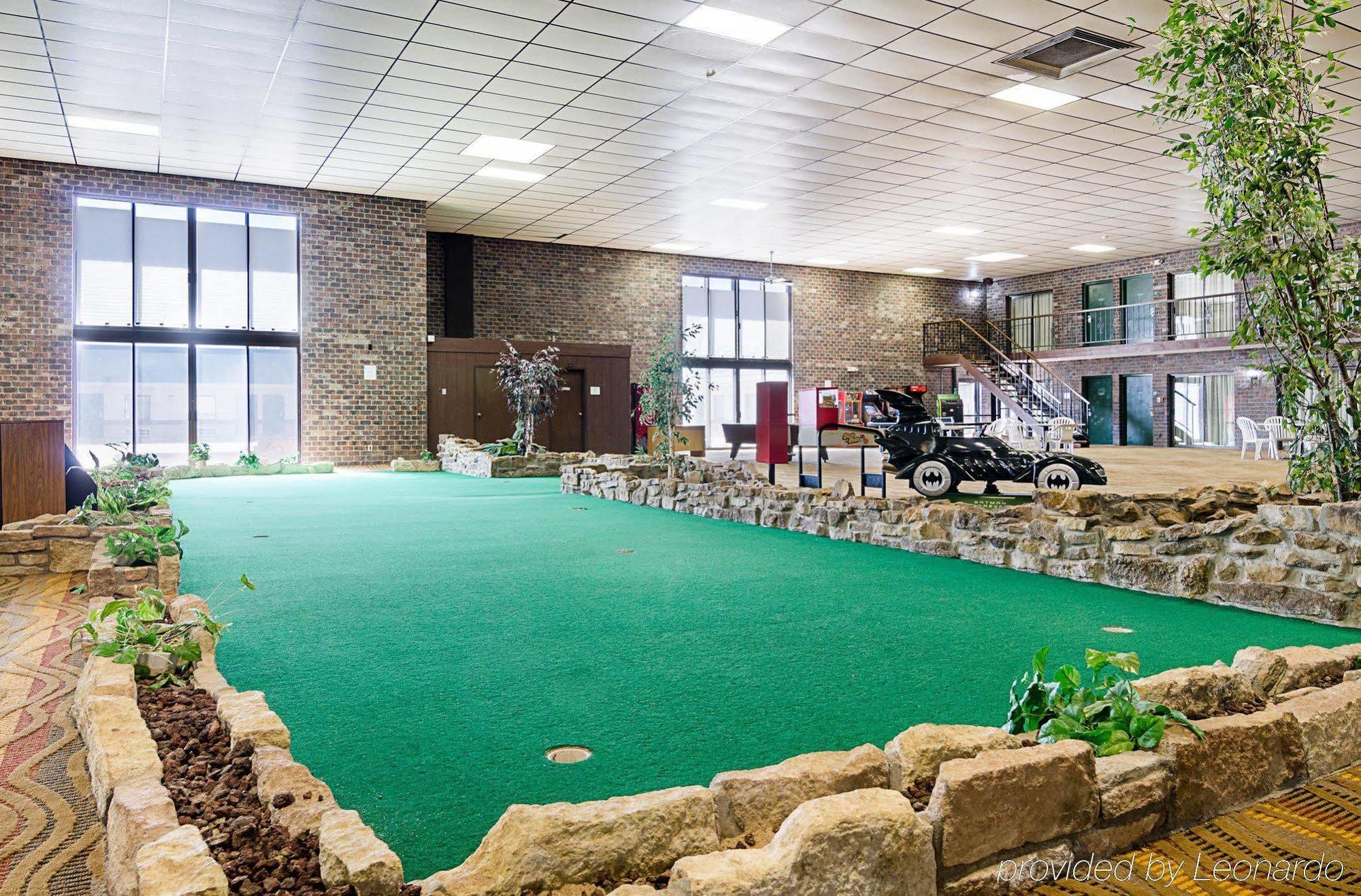 Econo Lodge Mcpherson מראה חיצוני תמונה