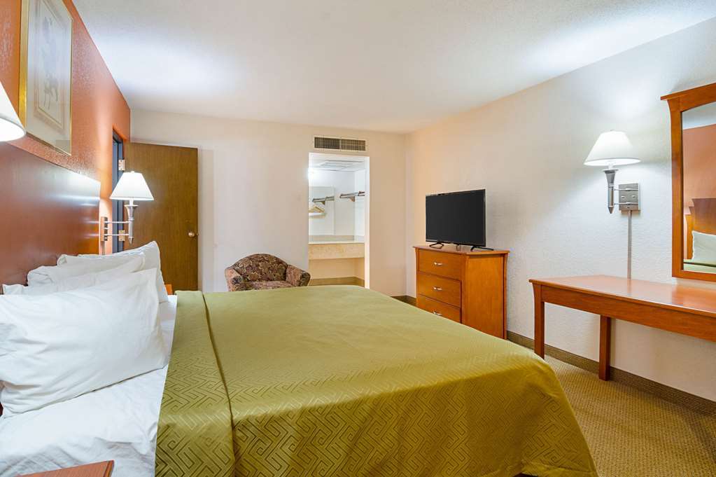 Econo Lodge Mcpherson חדר תמונה